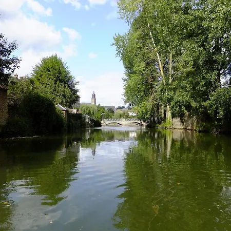 La Petite Maison Au Bord De L'orne